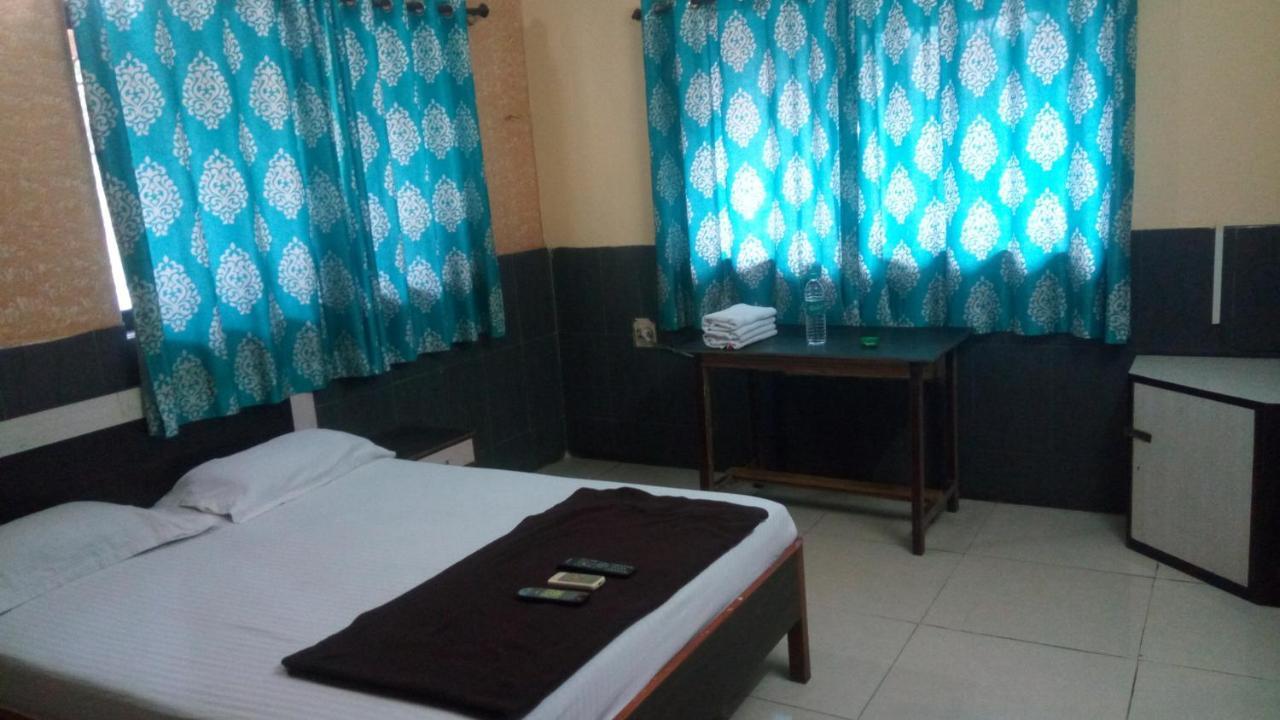 Hotel Sarang Lodge Панвел Экстерьер фото